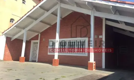 Casa térrea para venda a 100 metroa da praia no Centro de Peruíbe - SP
