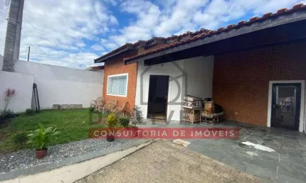 Casa térrea à venda no Balneário Oásis - Peruíbe - SP