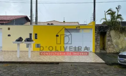 Casa térrea com piscina à venda no Parque D'aville - Peruíbe - SP