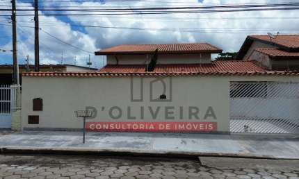 Caso com piscina e churrasqueira à venda no Jardim Barra de Jangadas - Peruíbe - SP