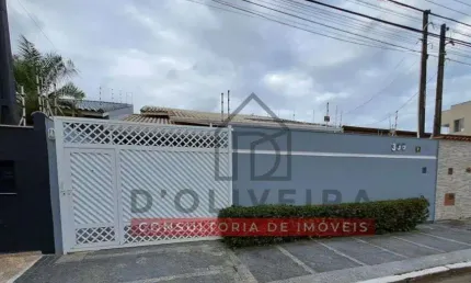 Casa térrea com piscina à venda no Três Marias - Peruíbe - SP
