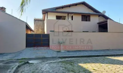 Sobrado com piscina à venda no Jardim Ribamar - Peruíbe - SP