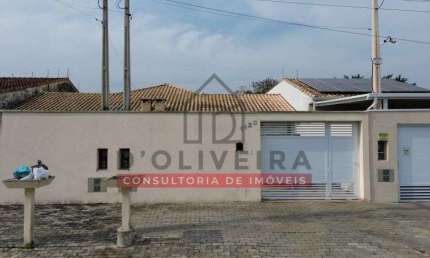 Casa com piscina e churrasqueira à venda no Bairro Parque D'aville - Peruíbe - SP