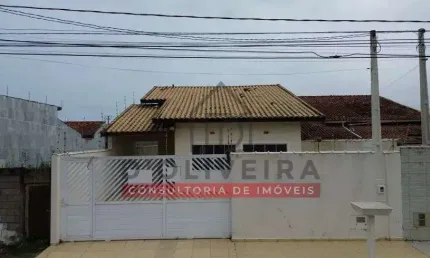 Casa com térrea com piscina à venda no Maria Helena Novaes - Peruíbe - SP