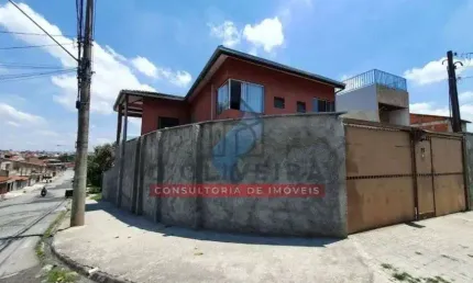 Sobrado com piscina à venda no Jardim Santo Amaro - Sorocaba - SP