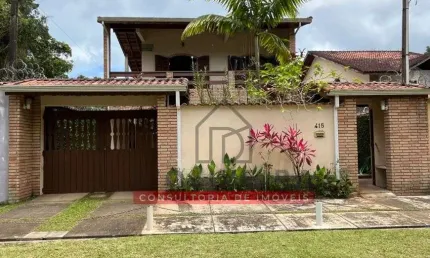 Sobrado com quintal amplo à venda no Guaraú - Peruíbe - SP