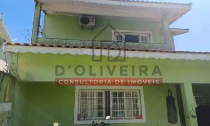 Sobrado para venda de 202m² no Jardim Star - Peruíbe - SP