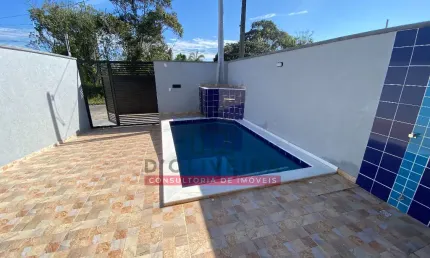 Casa com piscina à venda no Bairro Nova Peruíbe - Peruíbe - SP