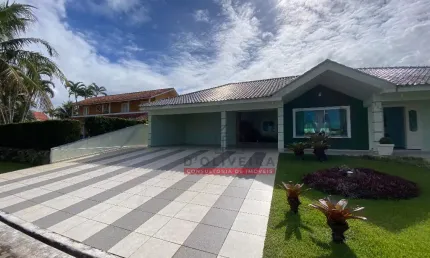 Casa térrea com 3 suítes à venda no condomínio Bougainvillée III - Peruíbe - SP