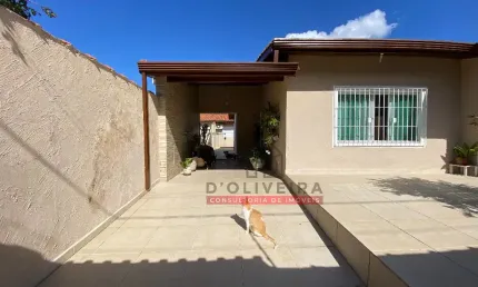 Casa térrea com piscina para venda no Jardim Casablanca - Peruíbe - SP