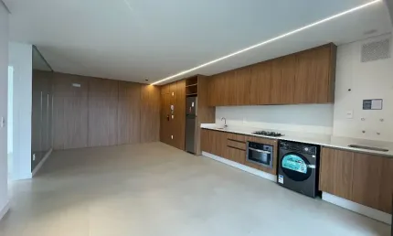 Apartamento no Brava Garden - SEMIMOBILIADO na Praia Brava