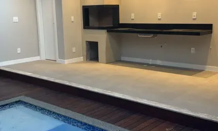 Casa com Piscina na Barra em BC: Nova, Pronta Para Morar e Viver o Extraordinário.