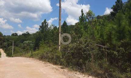 Terreno plano em um lugar previlegiado de Sao Roque ao meio das montanhas!