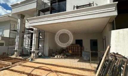 Casa de luxo em fase finaa de acabamento ,localizada em condominio alto padrao