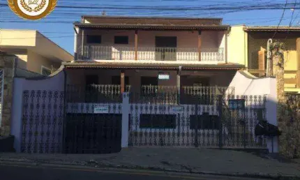 Casa para Venda em São Roque, Jardim Brasil, 4 dormitórios, 1 suíte, 4 banheiros, 8 vagas