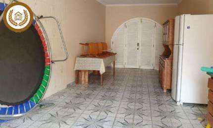 Casa para Venda em São Roque, Centro, 3 dormitórios, 1 suíte, 3 banheiros, 3 vagas