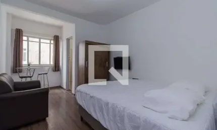 Apartamento para alugar na Rua Castro Alves, Liberdade, São Paulo por R$ 2.125