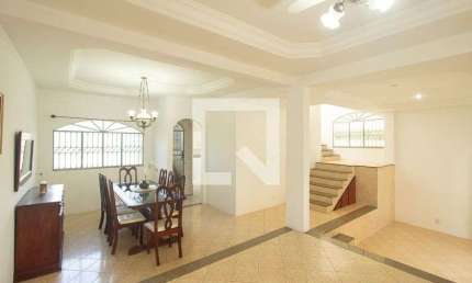 Casa para Aluguel - Campo Grande, 3 Quartos,  360 m² - Rio de Janeiro