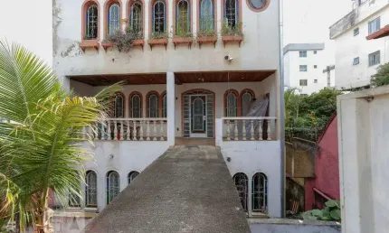Casa para Aluguel - Sagrada Família, 10 Quartos,  450 m² - Belo Horizonte