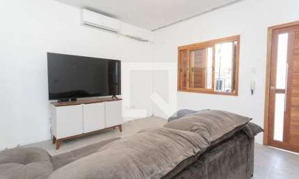 Casa para Aluguel - São Geraldo, 4 Quartos,  170 m² - Porto Alegre