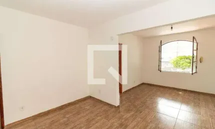 Casa para Aluguel - Marechal Hermes, 2 Quartos,  600 m² - Rio de Janeiro