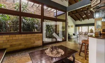 Casa para Aluguel - Cristal , 5 Quartos,  800 m² - Porto Alegre