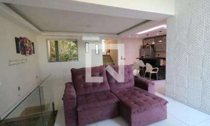 Casa para Aluguel - Pitangueiras, 3 Quartos,  400 m² - Rio de Janeiro