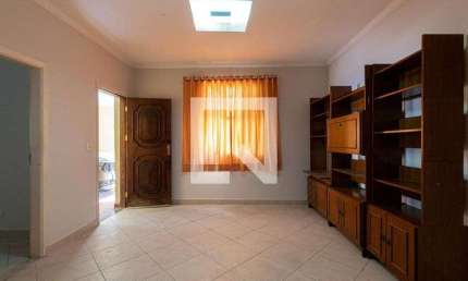 Casa para Aluguel - Vila Ré, 2 Quartos,  130 m² - São Paulo