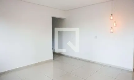 Casa para Aluguel - Parque Jaçatuba, 2 Quartos,  150 m² - Santo André
