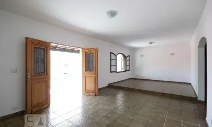Casa para Aluguel - Centro, 3 Quartos,  240 m² - Osasco