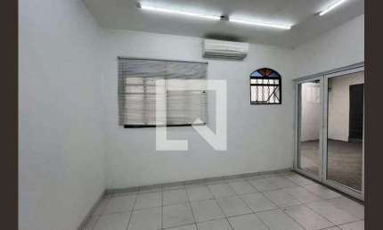 Casa para Aluguel - Ipiranga, 2 Quartos,  260 m² - São Paulo