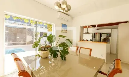 Casa para Aluguel - Três Figueiras, 2 Quartos,  282 m² - Porto Alegre