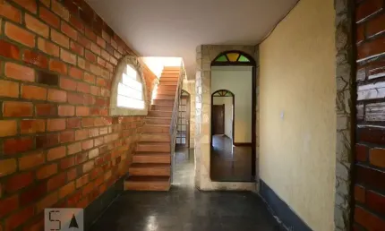 Casa para Aluguel - Universitário, 4 Quartos,  150 m² - Belo Horizonte