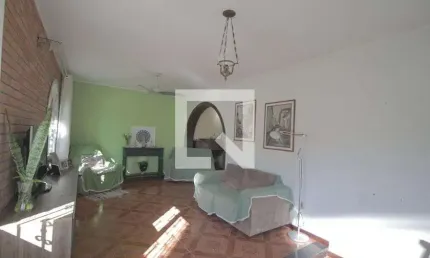 Casa para Aluguel - Passo D&apos;areia, 3 Quartos,  202 m² - Porto Alegre