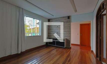 Casa para Aluguel - Nova Floresta, 3 Quartos,  400 m² - Belo Horizonte