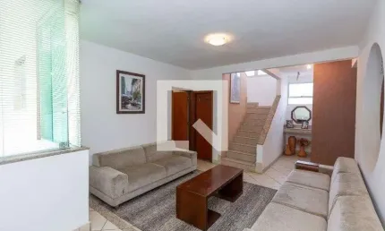 Casa para Aluguel - João Pinheiro, 5 Quartos,  400 m² - Belo Horizonte