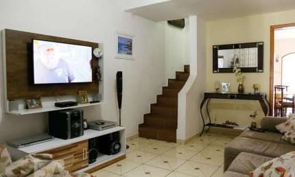 Casa para Aluguel - Jardim Cristal, 2 Quartos,  104 m² - São Paulo