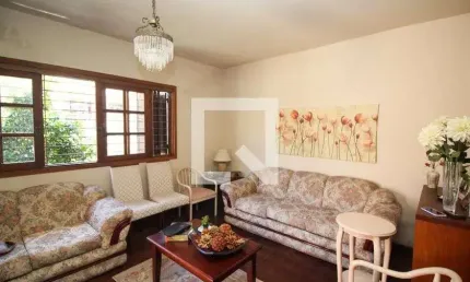 Casa para Aluguel - Partenon, 3 Quartos,  302 m² - Porto Alegre