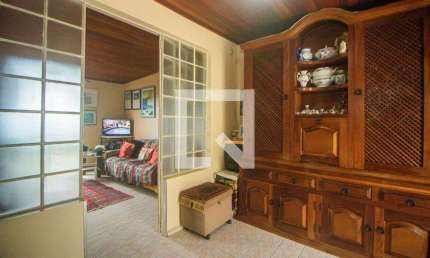 Casa para Aluguel - Jardim Carvalho, 6 Quartos,  240 m² - Porto Alegre