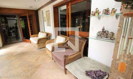 Casa para Aluguel - Espírito Santo, 4 Quartos,  1000 m² - Porto Alegre
