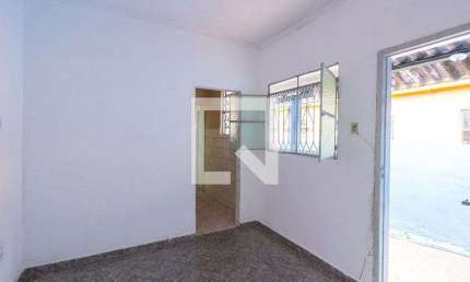 Casa para Aluguel - Campo Grande, 1 Quarto,  38 m² - Rio de Janeiro