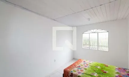 Casa para Aluguel - Campo Grande, 1 Quarto,  25 m² - Rio de Janeiro