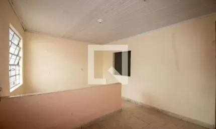 Casa para Aluguel - Jardim Carvalho, 1 Quarto,  30 m² - Porto Alegre