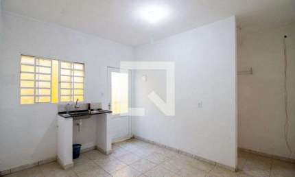 Casa para Aluguel - Jardim Presidente Dutra, 1 Quarto,  32 m² - Guarulhos