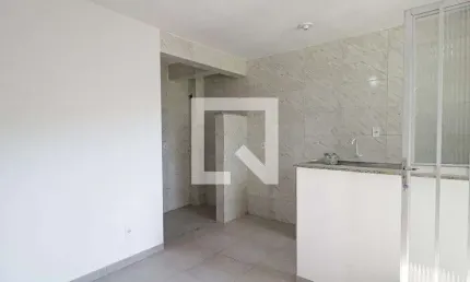 Casa para Aluguel - Piedade, 1 Quarto,  32 m² - Rio de Janeiro