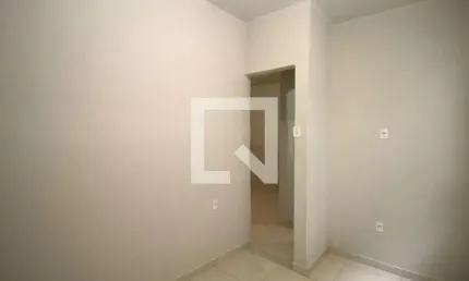Casa para Aluguel - Olaria, 1 Quarto,  30 m² - Rio de Janeiro