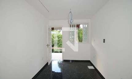 Casa para Aluguel - Vila Valqueire, 1 Quarto,  40 m² - Rio de Janeiro
