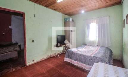 Casa para Aluguel - Rubem Berta, 1 Quarto,  27 m² - Porto Alegre