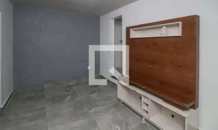 Casa para Aluguel - Jardim Carioca, 2 Quartos,  49 m² - Rio de Janeiro