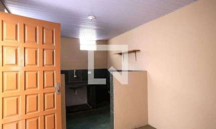Casa para Aluguel - Santa Efigênia, 1 Quarto,  36 m² - Belo Horizonte